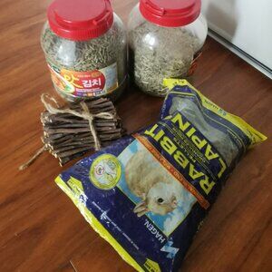 Rabbit / bunny food & snack